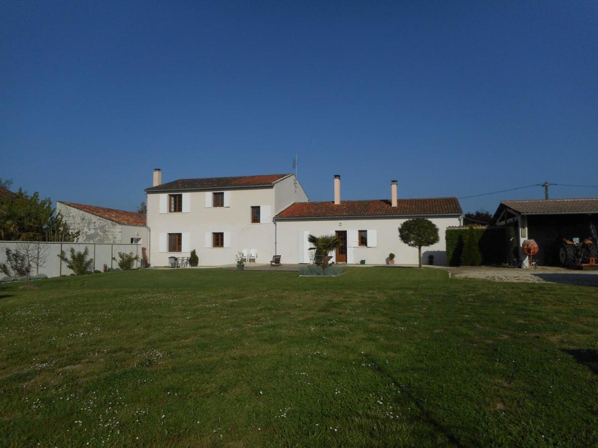 Le Logis De L'Etore Saint-Jean-dʼAngély Dış mekan fotoğraf